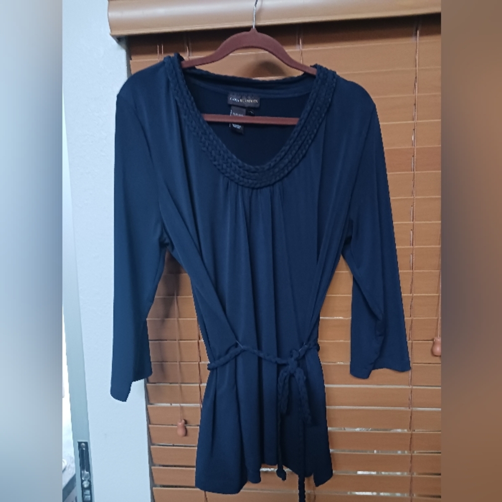 Dana Buchman Womens  XL  3/4 Sleeve Navy Top Braided Neckline And Self-belt.